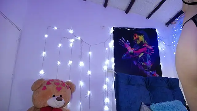 IsaBaileys  online show from 02/20/25, 10:04