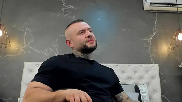 Snapshot of BruceDallas chatting on 12/12/24, 11:58 BruceDallas online show from 12/12/24, 11:58