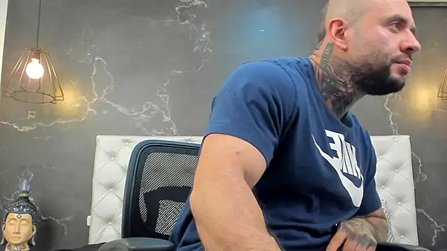 Snapshot of BruceDallas chatting on 01/03/25, 11:33 BruceDallas online show from 01/03/25, 11:33