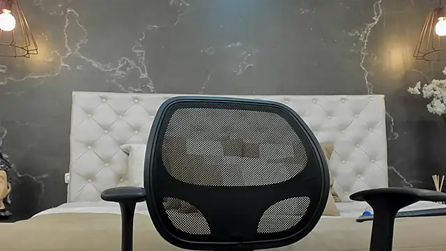 Snapshot of BruceDallas chatting on 01/30/25, 03:22 BruceDallas online show from 01/30/25, 03:22