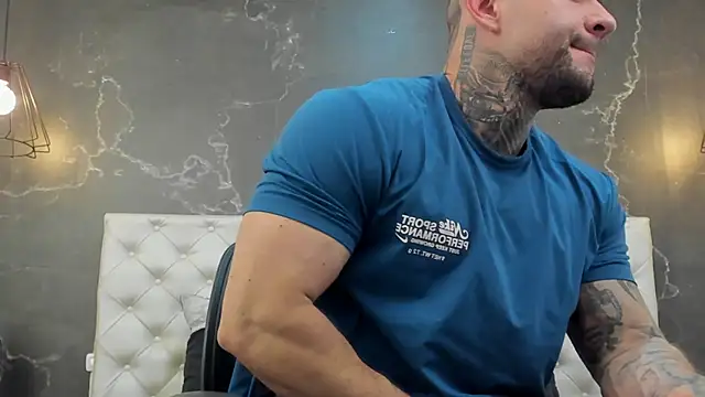 Snapshot of BruceDallas chatting on 03/05/25, 03:29 BruceDallas online show from 03/05/25, 03:29