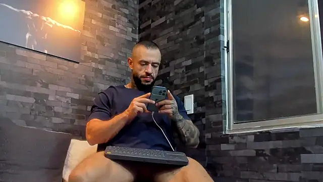 Snapshot of BruceDallas chatting on 09/19/25, 11:16 BruceDallas online show from 09/19/25, 11:16