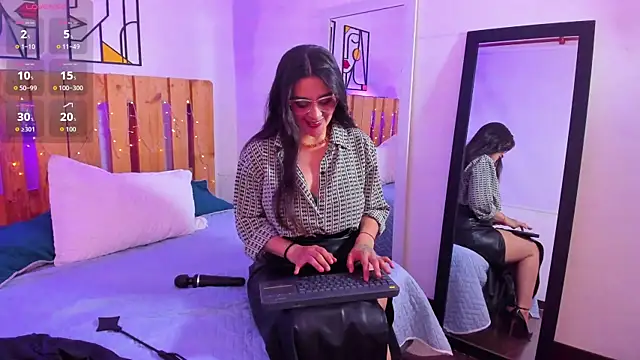 emily amaya online show from 06/19/26, 08:12