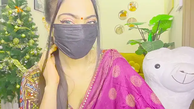 Snapshot of Monalisadon018 chatting on 02/15/26, 04:31 Monalisadon018 online show from 02/15/26, 04:31