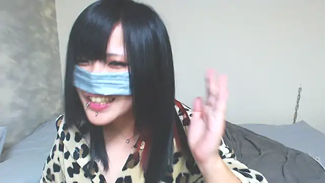 Snapshot of miyabi_room chatting on 01/01/25, 01:27 miyabi room online show from 01/01/25, 01:27