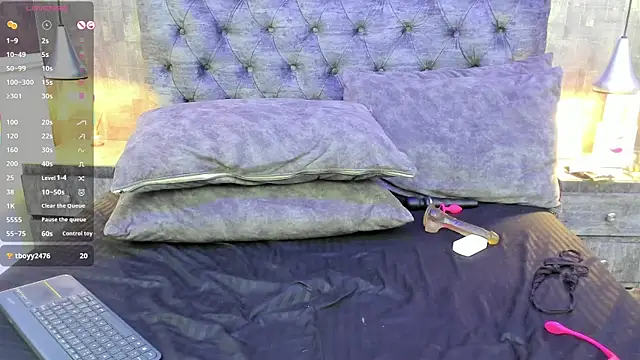 Honey-420- online show from 12/04/25, 02:26