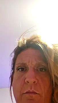 Snapshot of rjeanr4u chatting on 12/16/25, 11:15 rjeanr4u online show from 12/16/25, 11:15