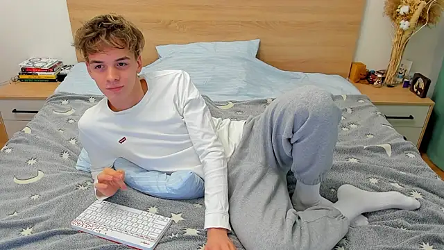 Fandi 777 online show from 12/10/24, 08:08