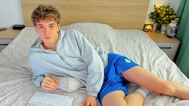 Fandi 777 online show from 12/20/24, 08:38