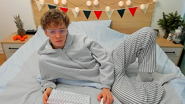 Fandi 777 online show from 01/04/25, 11:33