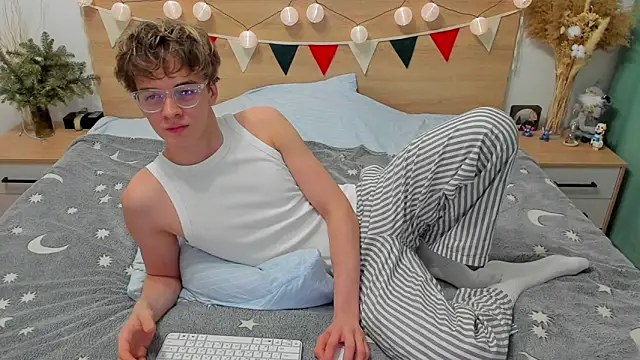 Fandi 777 online show from 01/21/25, 02:48