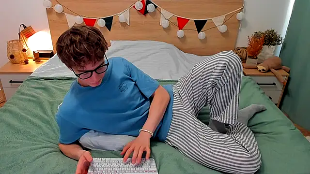 Fandi 777 online show from 11/14/25, 07:07