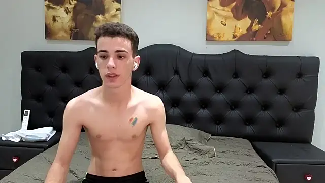 Snapshot of Cristian_Delgado chatting on 12/21/24, 05:25 Cristian Delgado online show from 12/21/24, 05:25