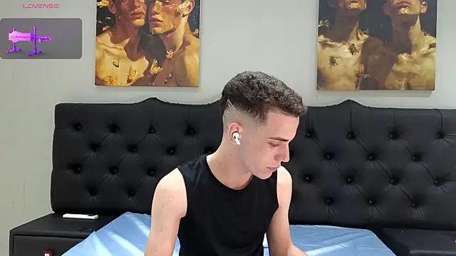 Cristian Delgado online show from 01/04/25, 06:09