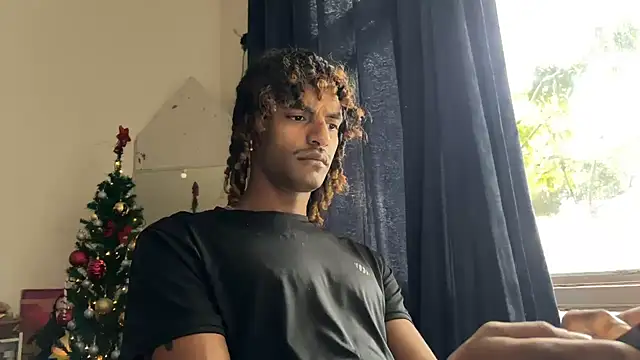 Snapshot of gerson173Hugo chatting on 11/24/25, 10:04 gerson173Hugo online show from 11/24/25, 10:04