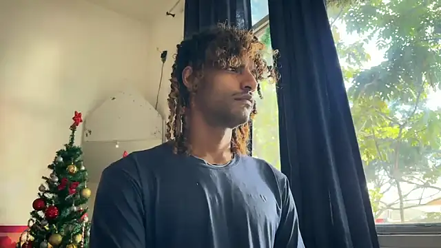 Snapshot of gerson173Hugo chatting on 11/26/25, 10:05 gerson173Hugo online show from 11/26/25, 10:05