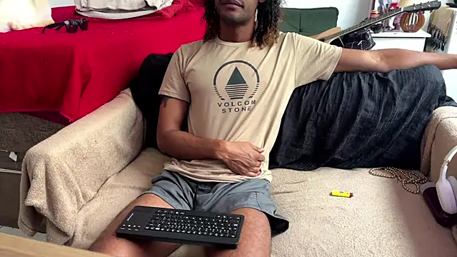 Snapshot of gerson173Hugo chatting on 06/11/26, 01:31 gerson173Hugo online show from 06/11/26, 01:31