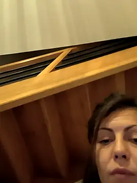 Snapshot of LadySaraah34 chatting on 11/11/25, 12:54 LadySaraah34 online show from 11/11/25, 12:54