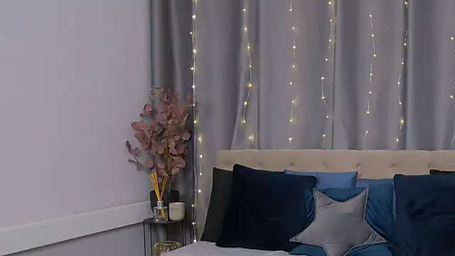 Snapshot of VioletiSwone chatting on 02/02/25, 05:32 VioletiSwone online show from 02/02/25, 05:32