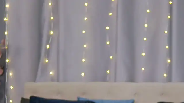 Snapshot of VioletiSwone chatting on 02/02/25, 02:45 VioletiSwone online show from 02/02/25, 02:45