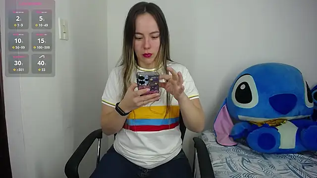 Snapshot of LauraSofia_Cam chatting on 06/24/26, 10:36 LauraSofia Cam online show from 06/24/26, 10:36