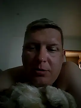 Snapshot of SuperKoss chatting on 06/18/26, 11:42 SuperKoss online show from 06/18/26, 11:42