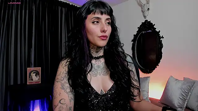 Snapshot of nasty_aliice1 chatting on 12/18/25, 06:30 nasty aliice1 online show from 12/18/25, 06:30