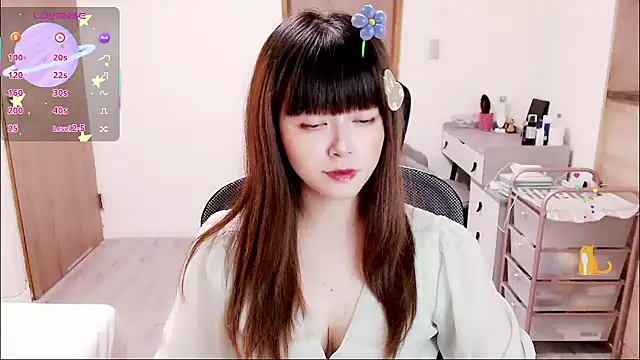 Snapshot of a0513 chatting on 10/19/25, 03:12 a0513 online show from 10/19/25, 03:12