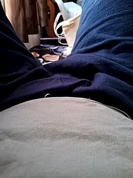 bobyyboyy1 online show from 03/01/25, 08:13