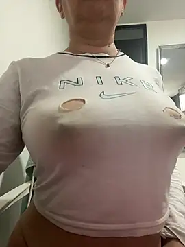 ruby santana777 online show from 04/22/26, 08:32