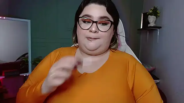 Snapshot of tiffany_laurens chatting on 12/06/24, 06:37 tiffany laurens online show from 12/06/24, 06:37