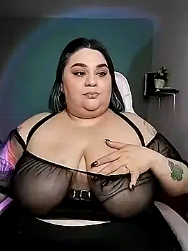 Snapshot of tiffany_laurens chatting on 01/03/25, 08:32 tiffany laurens online show from 01/03/25, 08:32