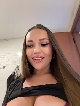 Snapshot of Syka0001 chatting on 02/04/25, 08:56 Syka0001 online show from 02/04/25, 08:56