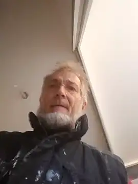 Snapshot of 60philippe chatting on 12/08/24, 02:19 60philippe online show from 12/08/24, 02:19