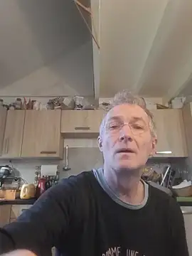 Snapshot of 60philippe chatting on 01/28/25, 08:47 60philippe online show from 01/28/25, 08:47