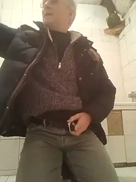 Snapshot of 60philippe chatting on 02/14/25, 02:54 60philippe online show from 02/14/25, 02:54