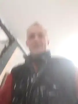 Snapshot of 60philippe chatting on 03/05/25, 07:49 60philippe online show from 03/05/25, 07:49