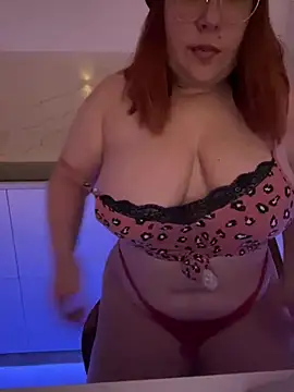 Snapshot of Naughty_luffyy chatting on 03/05/25, 12:27 Naughty luffyy online show from 03/05/25, 12:27