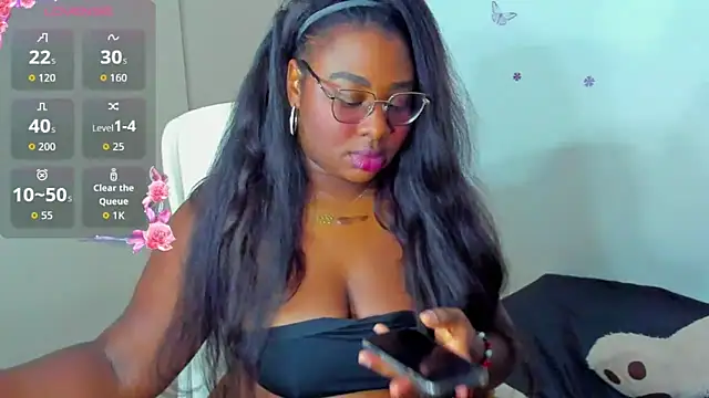 Naomii King online show from 06/12/26, 01:59