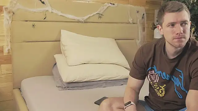 EthanPinkman online show from 10/30/25, 04:14