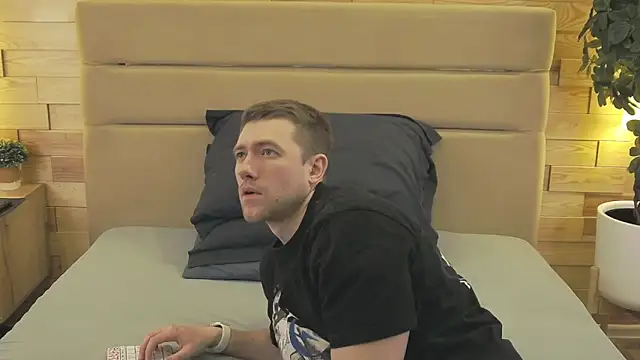 EthanPinkman online show from 04/18/26, 03:43