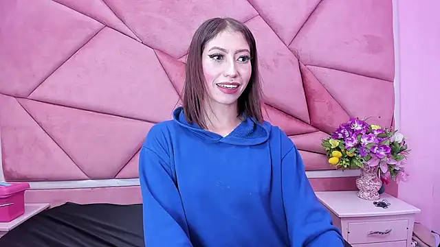 Snapshot of LilithCooperr_ chatting on 12/07/24, 10:39 LilithCooperr online show from 12/07/24, 10:39