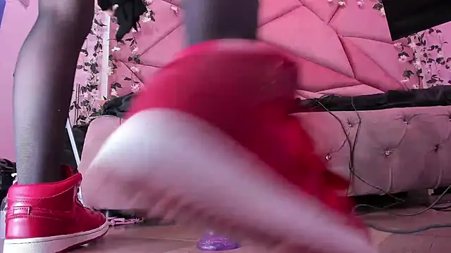 Snapshot of LilithCooperr_ chatting on 01/18/25, 01:08 LilithCooperr online show from 01/18/25, 01:08