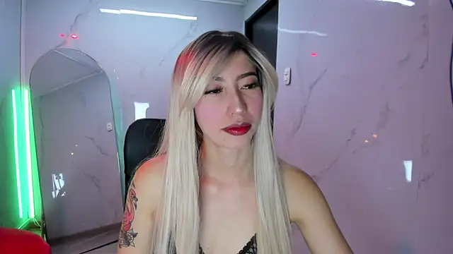 Snapshot of LilithCooperr_ chatting on 09/12/25, 10:10 LilithCooperr online show from 09/12/25, 10:10