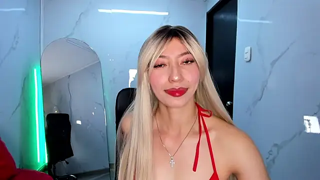 Snapshot of LilithCooperr_ chatting on 09/24/25, 10:13 LilithCooperr online show from 09/24/25, 10:13