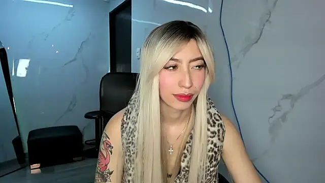 Snapshot of LilithCooperr_ chatting on 10/10/25, 09:36 LilithCooperr online show from 10/10/25, 09:36