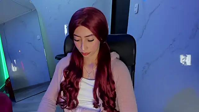 Snapshot of LilithCooperr_ chatting on 10/18/25, 10:32 LilithCooperr online show from 10/18/25, 10:32