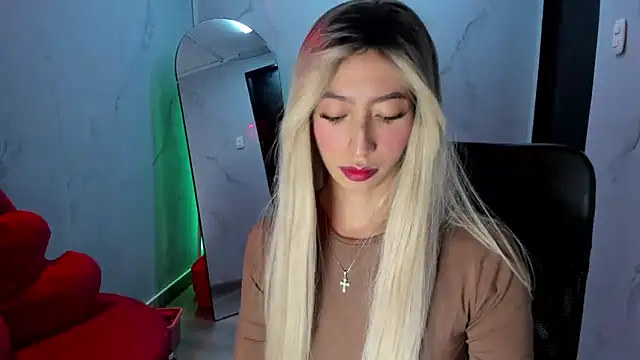 Snapshot of LilithCooperr_ chatting on 10/22/25, 10:20 LilithCooperr online show from 10/22/25, 10:20