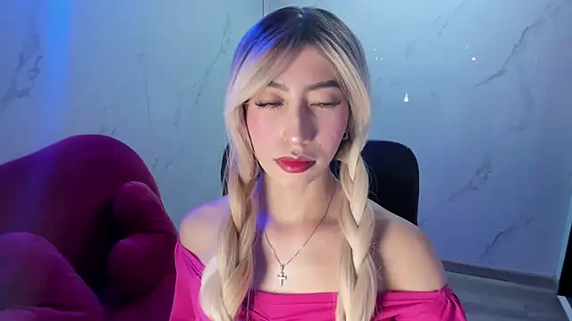 Snapshot of LilithCooperr_ chatting on 11/20/25, 10:09 LilithCooperr online show from 11/20/25, 10:09