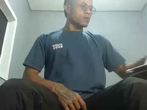 Snapshot of grandominantex1 chatting on 12/04/24, 03:54 grandominantex1 online show from 12/04/24, 03:54